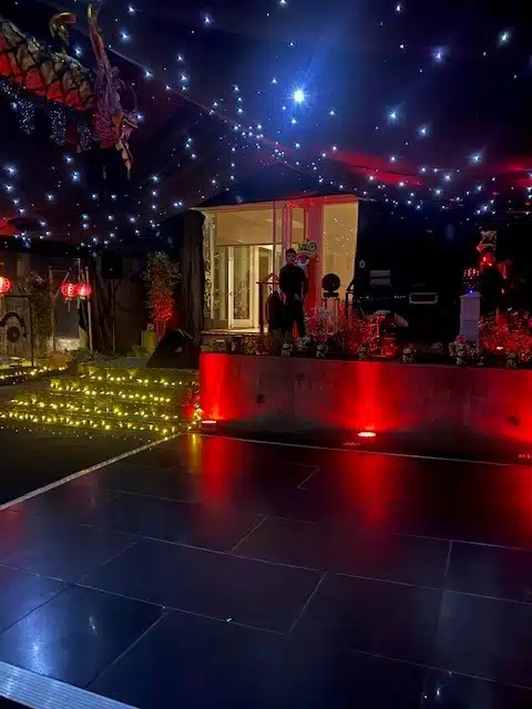 Colour changing uplights